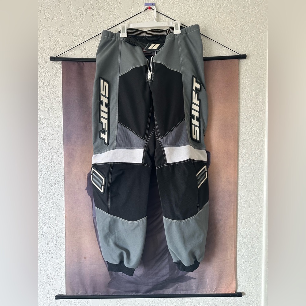 Moto riding pants, barely used. Comfortable and durable, and in a great color!